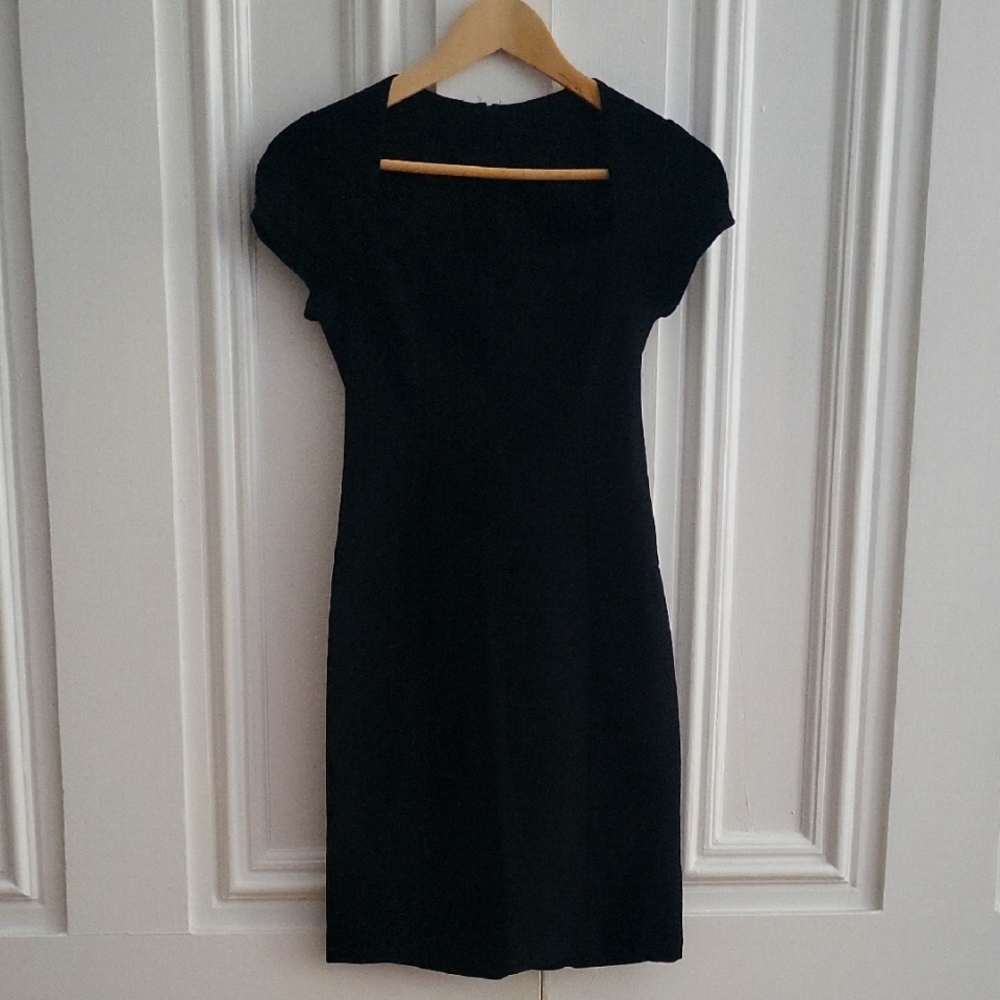 Lovely Day Elegant Black Cap Sleeve Dress